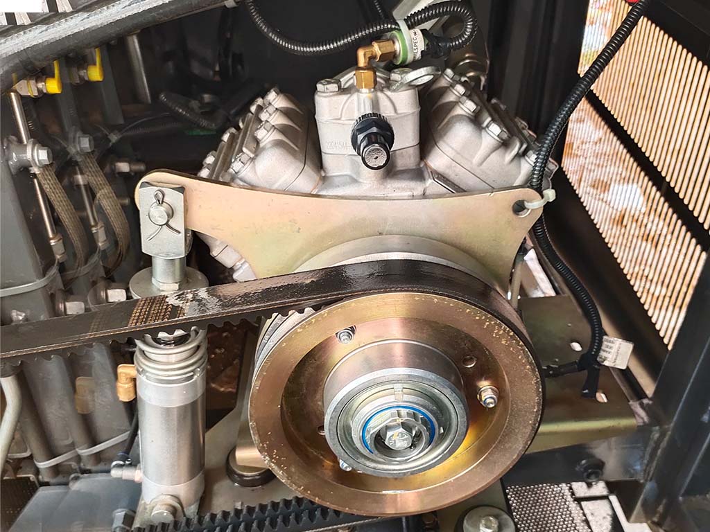 AIR COMPRESSOR